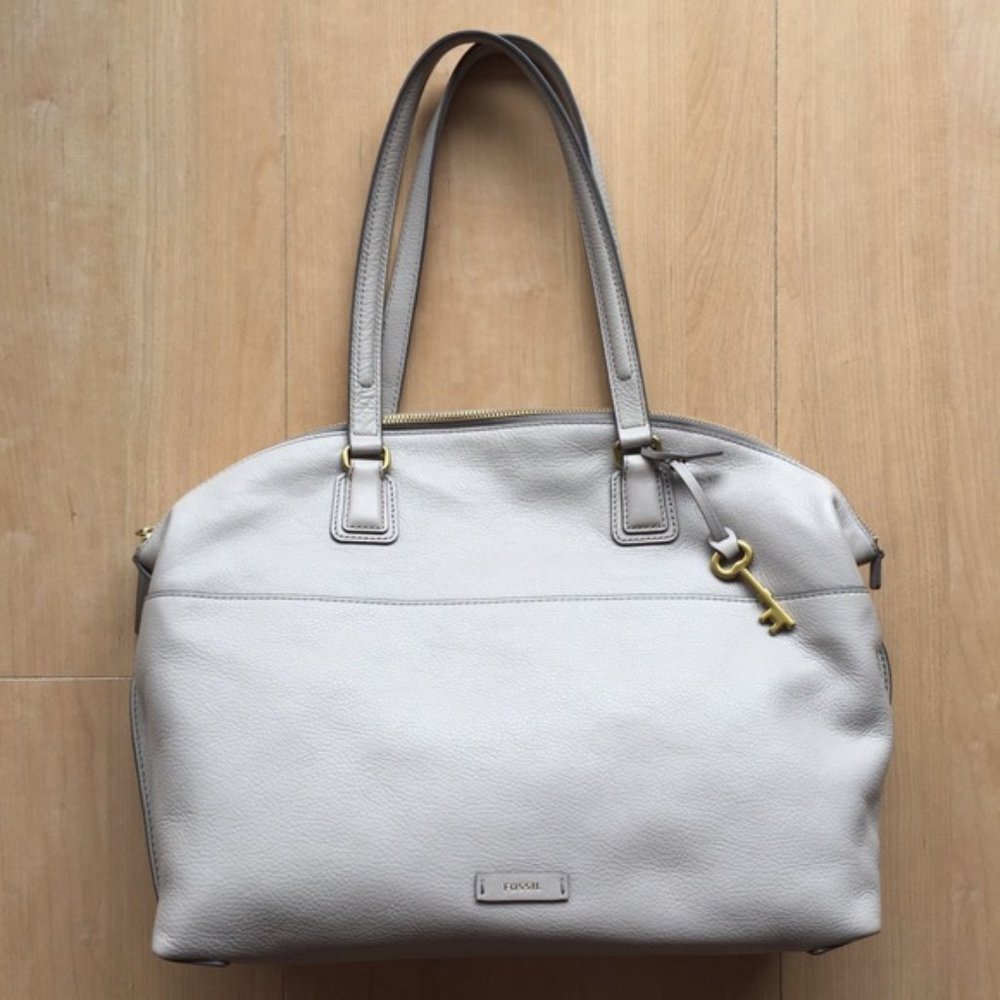 🌱Host Pick🌱 NWOT FOSSIL Leather Julia Shopper Tote in Mineral